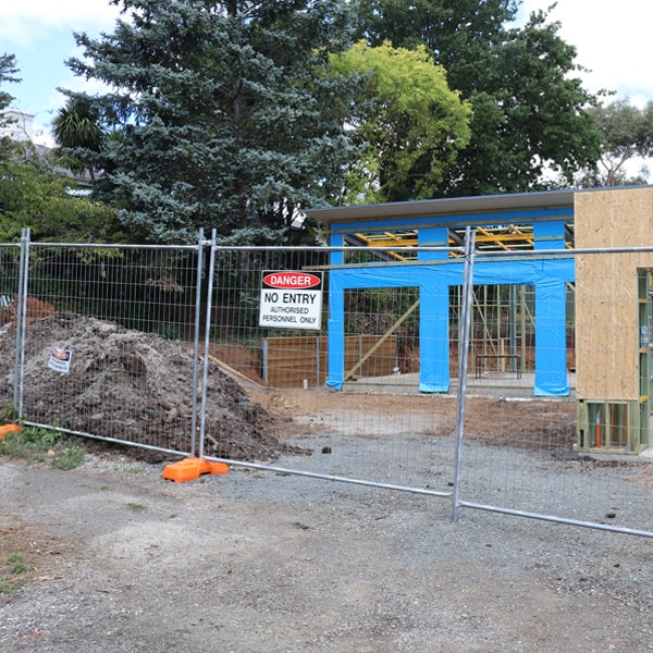do you deliver and set up temporary fencing and what's the cost for these services in Six Mile Run NJ